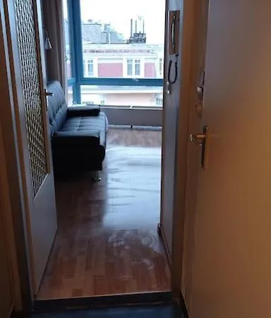 Studio A 2 Pas De La Apartment